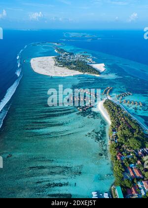 Maldives, atoll de Kaafu, vue aérienne de l'île de Huraa Banque D'Images