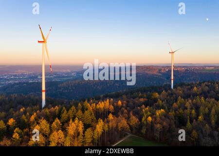 Allemagne, Bade-Wurtemberg, Schurwald, Wald, Windpark, Luftbild, Windenergieanlage, Windräder, WindrEnergie Banque D'Images