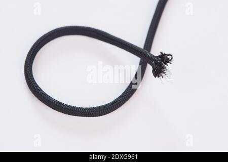 Boucle de parabord noir sur fond blanc Banque D'Images