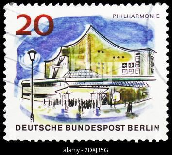 MOSCOU, RUSSIE - 23 MARS 2019: Timbre-poste imprimé en Allemagne, République fédérale, Berlin, montre New Philharmonic, la nouvelle série de Berlin, vers 1965 Banque D'Images