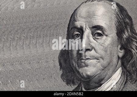 Benjamin Franklin a coupé sur le nouveau billet de 100 dollars isolé dessus arrière-plan blanc Banque D'Images