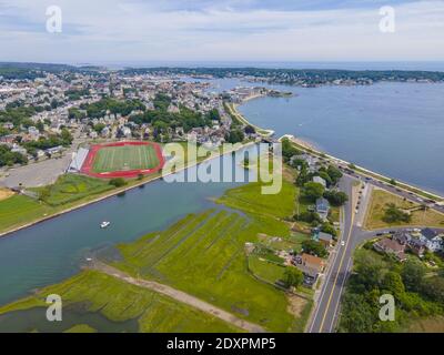 Vue aérienne de l'estuaire de la rivière Annisquam au port de Gloucester, à Gloucester, Cape Ann, Massachusetts, États-Unis. La rivière est reliée au port de Gloucester b Banque D'Images