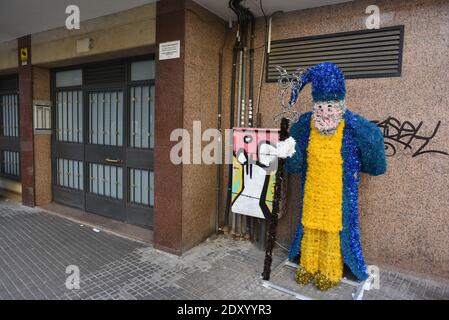 Barcelone, Espagne. 05e décembre 2020. Vue générale des décorations de Noël à Cornellá de Llobregat. Crédit : SOPA Images Limited/Alamy Live News Banque D'Images