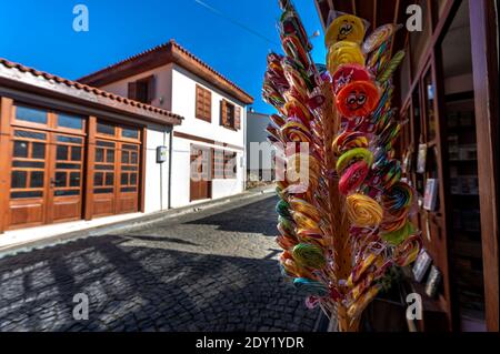 Des bonbons Lollipop et une maison de birgi dans le village de Birgi Banque D'Images