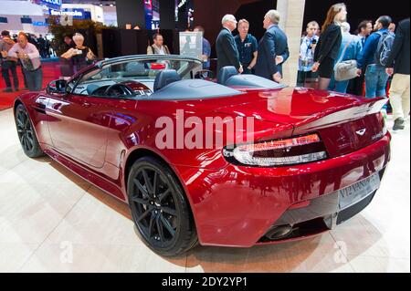 Le nouvel Aston Martin V12 Vantage S lors de la journée de presse du salon de l'automobile de Paris, connu sous le nom de mondial de l'automobile à Paris, en France, le 2 octobre 2014. Photo de Nicolas Genin/ABACAPRESS.COM Banque D'Images