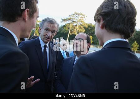 Conférence de presse pour le projet de la Maison LVMH - Arts Talents  Patrimoine au bois de Boulogne avec Francois Hollande, Bernard Arnault et  Franck Gehry par Frédéric GRIMAUD - Photographie FGR0232041 