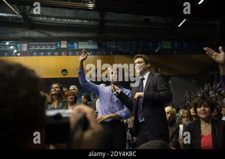 Atmosphère pendant la réunion de campagne de l'ancien président français Nicolas Sarkozy pour la présidence du parti UMP à Marseille, dans le sud de la France, le 28 octobre 2014. Photo de Franck Bessiere/ABACAPRESS.COM Banque D'Images