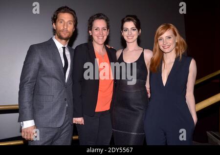 Matthew McConaughey, producteur Emma Thomas Anne Hathaway, et Jessica Chastain, posent pour une photo lors de la première de DC de Paramount Pictures interstellaire au Lockheed Martin IMAX Theatre au National Air and Space Museum à Washington, DC, USA, le 05 novembre 2014. Photo de Kris Connor/ABACAPRESS.COM Banque D'Images