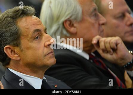 Le président français Nicolas Sarkozy assiste à une réunion pour la direction du parti conservateur UMP, à Paris, le vendredi 7 novembre 2014. Sarkozy, qui s’est glissé dans le désert politique après avoir perdu sa vie à Hollande en 2012, cherche à diriger le parti conservateur UMP. Photo de Christian Liewig/ABACAPRESS.COM Banque D'Images