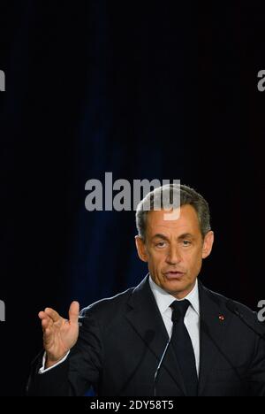 Le président français Nicolas Sarkozy prend la parole lors d'une réunion pour la direction du parti conservateur UMP, à Paris, le vendredi 7 novembre 2014. Sarkozy, qui s’est glissé dans le désert politique après avoir perdu sa vie à Hollande en 2012, cherche à diriger le parti conservateur UMP. Photo de Christian Liewig/ABACAPRESS.COM Banque D'Images