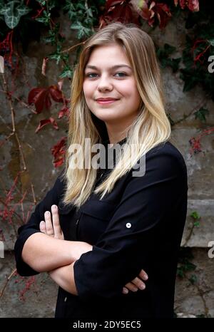 Louane Emera pose pendant la famille Belier Photocall dans le cadre du 23e Festival du film Sarlat 2014 à Sarlat, dans le sud-ouest de la France, le 11 novembre 2013. Photo de Patrick Bernard/ABACAPRESS.COM Banque D'Images