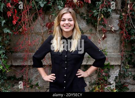 Louane Emera pose pendant la famille Belier Photocall dans le cadre du 23e Festival du film Sarlat 2014 à Sarlat, dans le sud-ouest de la France, le 11 novembre 2013. Photo de Patrick Bernard/ABACAPRESS.COM Banque D'Images