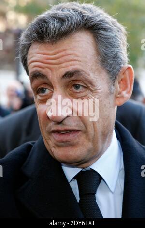 L’ancien président français et candidat à la présidence du principal parti d’opposition de droite français UMP Nicolas Sarkozy arrive pour voter au premier tour des élections, à Paris, en France, le 29 novembre 2014. Photo par ABACAPRESS.COM Banque D'Images