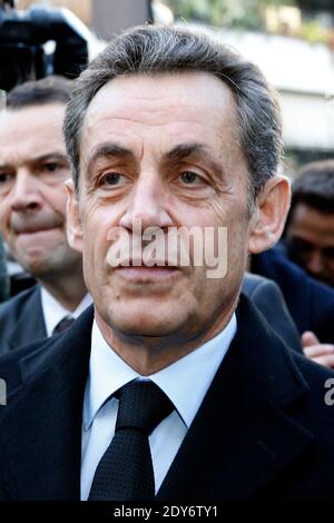 L’ancien président français et candidat à la présidence du principal parti d’opposition de droite français UMP Nicolas Sarkozy arrive pour voter au premier tour des élections, à Paris, en France, le 29 novembre 2014. Photo par ABACAPRESS.COM Banque D'Images