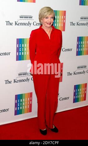 Florence Henderson arrive pour le dîner officiel de l'artiste en l'honneur des récipiendaires des prix du Kennedy Center 2014, organisé par le secrétaire d'État des États-Unis John F. Kerry au département d'État des États-Unis à Washington, DC, États-Unis, le samedi 6 décembre 2014. Les 2014 lauréats sont : la chanteuse Al Green, l'acteur et cinéaste Tom Hanks, la ballerine Patricia McBride, la chanteuse-compositrice Sting et la comédienne Lily Tomlin. Photo de Ron Sachs/Pool/ABACAPRESS.COM Banque D'Images