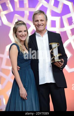 Viggo Mortensen reçoit un prix d'hommage de Melanie Laurent dans le cadre du 14ème Festival du film de Marrakech à Marrakech, au Maroc, le 7 décembre 2014. Photo de Nicolas Briquet/ABACAPRESS.COM Banque D'Images