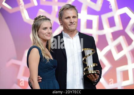 Viggo Mortensen reçoit un prix d'hommage de Melanie Laurent dans le cadre du 14ème Festival du film de Marrakech à Marrakech, au Maroc, le 7 décembre 2014. Photo de Nicolas Briquet/ABACAPRESS.COM Banque D'Images