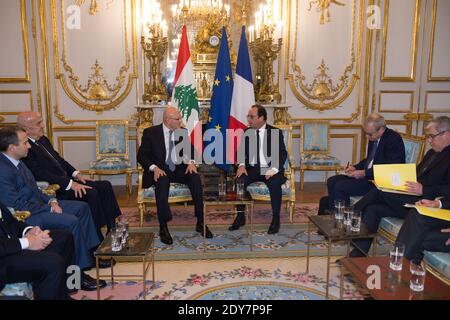 Le 12 décembre 2014, le président français François Hollande reçoit le Premier ministre libanais Tammam Salam à l'Elysée à Paris, en France. Photo Pool par Jacques Witt/ABACAPRESS.COM Banque D'Images