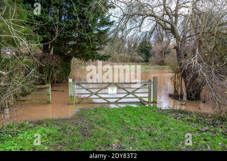 Terres inondées dans le Warwickshire, Angleterre, Royaume-Uni. Banque D'Images