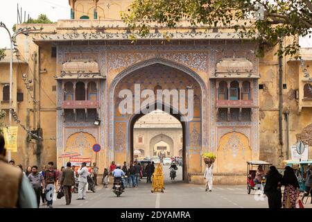 La vie urbaine à travers les rues de Jaipur pendant l'épidémie de Covid-19. Jaipur, Rajasthan, Inde. Banque D'Images