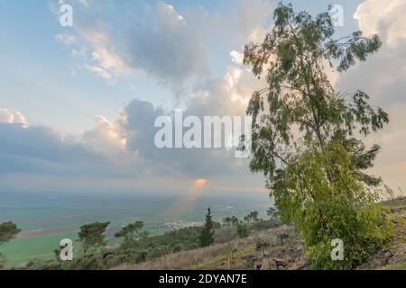 Vue au coucher du soleil sur la vallée de Jezreel depuis Givat HaMore, dans le nord d'Israël Banque D'Images