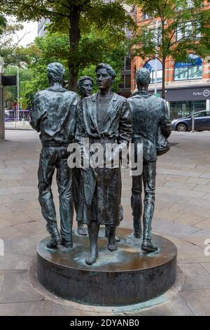 Quartet par Richard Perry, Chapel Bar dans le centre-ville de Nottingham, Notts., Royaume-Uni. Banque D'Images