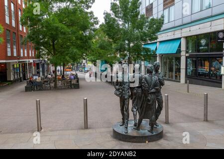 Quartet par Richard Perry, Chapel Bar dans le centre-ville de Nottingham, Notts., Royaume-Uni. Banque D'Images