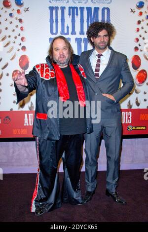 John McInerny et le réalisateur Armando Bo participant à la première 'Ultimo Elvis' de l'UGC Cine cite Bercy, à Paris, France, le 08 janvier 2013. Photo d'Aurore Marechal/ABACAPRESS.COM Banque D'Images