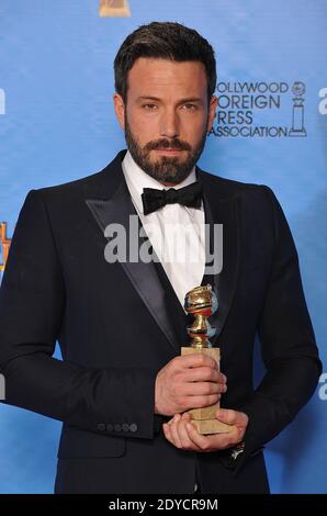 Ben Affleck avec le prix du meilleur directeur pose dans la salle de presse lors de la 70e cérémonie annuelle des Golden Globe Awards, qui s'est tenue à l'hôtel Beverly Hilton de Los Angeles, CA, Etats-Unis le 13 janvier 2013. Photo de Lionel Hahn/ABACAPRESS.COM Banque D'Images