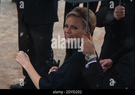 La princesse Charlene de Monaco arrive au salon de la collection Christian Dior de la haute-Couture Printemps-été 2013, qui s'est tenu à l'espace Ephemere des Tuileries à Paris, en France, le 21 janvier 2013. Photo de Nicolas Genin/ABACAPRESS.COM Banque D'Images