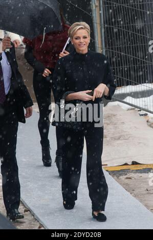 La princesse Charlene de Monaco arrive au salon de la collection Christian Dior de la haute-Couture Printemps-été 2013, qui s'est tenu à l'espace Ephemere des Tuileries à Paris, en France, le 21 janvier 2013. Photo de Nicolas Genin/ABACAPRESS.COM Banque D'Images