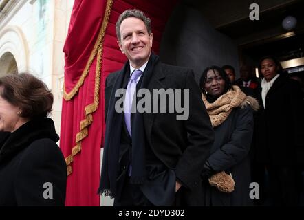 Le secrétaire américain au Trésor sortant Timothy Geithner arrive lors de l'inauguration présidentielle du président américain Barack Obama sur le front ouest du Capitole des États-Unis à Washington le 21 janvier 2013. Barack Obama a été réélu pour un deuxième mandat en tant que président des États-Unis. Photo de Win McNamee/Pool/ABACAPRESS.COM Banque D'Images