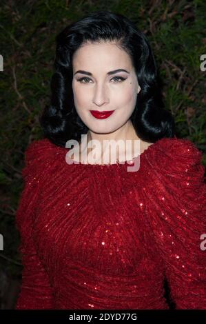 DITA Von Teese participe au dîner de gala Sidaction 2013 (Diner de la mode contre le sida) pour le Fonds MAC AIDS, qui s'est tenu au Pavillon d'Armenonville à Paris, France, le 24 janvier 2013. Photo de Nicolas Genin/ABACAPRESS.COM Banque D'Images