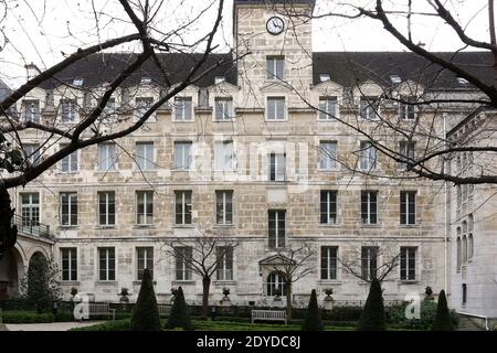 Les jardins du lycée Louis-le-Grand, à Paris, France, le 31 janvier 2013. Fondé en 1563, Louis-le-Grand est situé au coeur du quartier Latin, le quartier traditionnel des étudiants de Paris et considéré comme l'une des écoles secondaires publiques les plus rigoureuses de France. Photo de Stephane Lemouton/ABACAPRESS.COM Banque D'Images