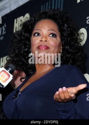 Oprah Winfrey participe à la première HBO de 'Life is but A Dream' au Ziegfeld Theatre de New York, NY, USA le 12 février 2013. Photo de Donna Ward/ABACAPRESS.COM Banque D'Images