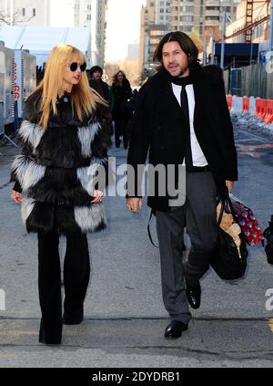 Rachel Zoe et sa famille arrivent à la Fashion week à New York City, NY, USA le 13 février 2013. Photo de Morgan Dessalles/ABACAPRESS.COM Banque D'Images