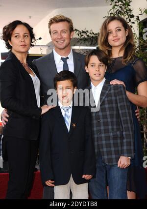 Rebecca Rigg, Simon Baker, Stella Baker, Harry Baker et Claude Baker assistent à une cérémonie où Simon Baker est honoré d'une étoile sur le Hollywood Walk of Fame le 14 février 2013 à Los Angeles, Californie. Photo de Lionel Hahn/ABACAPRESS.COM Banque D'Images