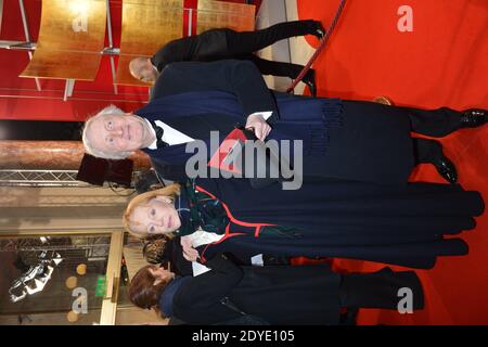 Claude Rich et son épouse Catherine posant au cocktail lors de la 38e cérémonie annuelle des césarars au Théâtre du Châtelet à Paris, le 22 février 2013. Photo de Briquet-Gouhier-Guibbbaud-Wyters/ABACAPRESS.COM Banque D'Images