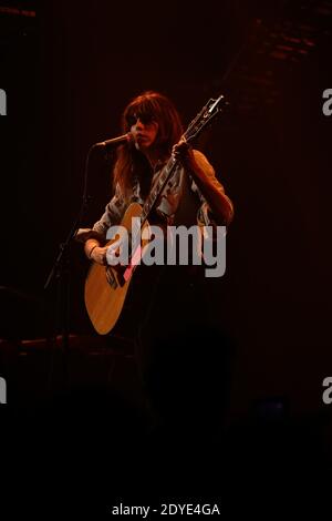 Lou Doillon se produit en direct au Trianon à Paris, en France, le 2013 février. Photo de Felix de Malleray/ABACAPRESS.COM Banque D'Images