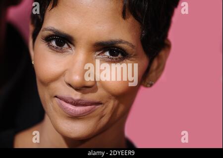 Halle Berry arrive à la première de « The Call » aux cinémas ArcLight de Los Angeles, CA, USA, le 5 mars 2013. Photo de Lionel Hahn/ABACAPRESS.COM Banque D'Images