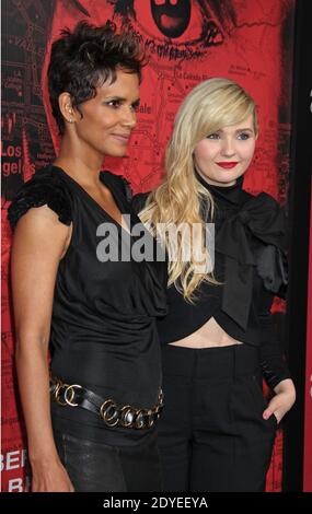 Halle Berry, Abigail Breslin, The Call, film Premiere, The Arclight Theatre, Los Angeles, CA, Etats-Unis, 5 mars 2013. (Photo : Halle Berry, Abigail Breslin). Photo de Baxter/ABACAPRESS.COM Banque D'Images