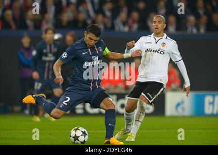 Thiago Silva du PSG lors du match de football final de la Ligue des champions 1/8, Paris-St-Germain contre Valence à Paris, France, le 6 mars 2013. Le PSG et Valence ont attiré 1-1, mais le PSG se qualifie pour les finales de 1/4. Photo de Henri Szwarc/ABACAPRESS.COM Banque D'Images