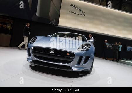 La Jaguar F-Type est exposée au 83ème salon international de l'automobile de Genève et des accessoires, à Genève, en Suisse, le 6 mars 2013. Photo de Loona/ABACAPRESS.COM Banque D'Images