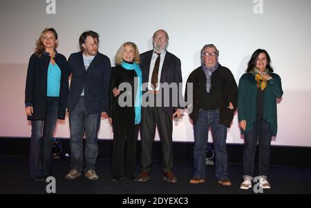 Julie Ferrier, Nick Quinn, Brigitte Fossey, Jean-Pierre Marielle, Joel Seria et Jeanne Goupil posent pour notre photographe lors de la cérémonie de clôture du 'Festival 2 Valenciennes' à Valenciennes, France, le 22 mars 2013. Photo de Denis Guignebourg/ABACAPRESS.COM Banque D'Images