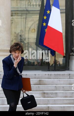 Michele Delaunay, ministre français adjoint des personnes âgées et handicapées, quitte l'Elysée Palace après la réunion hebdomadaire du cabinet, à Paris, en France, le 27 mars 2013. Photo de Stephane Lemouton/ABACAPRESS.COM Banque D'Images