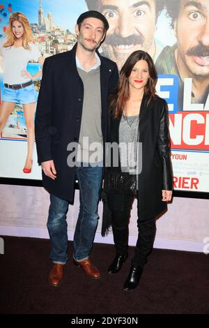 Vincent Desagnat et sa femme Audrey Garcia assistent à la première de 'vive la France' qui s'est tenue au cinéma UGC Bercy à Paris, en France, le 19 février 2013. Photo par ABACAPRESS.COM Banque D'Images