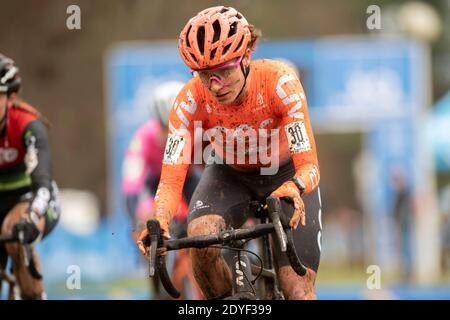 HERENTALS, BELGIQUE - DÉCEMBRE 23: Marianne vos des pays-Bas pendant la Women Elite Cyclocross Herentals Crosst le 23 décembre 2020 à Herenta Banque D'Images