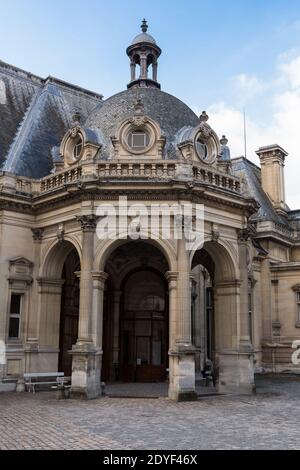 Vue extérieure du château de Chantilly (Château de Chantilly), à 50 km au nord de Paris, France, le 26 février 2013. Photo de Julien Knaub/ABACAPRESS.COM Banque D'Images