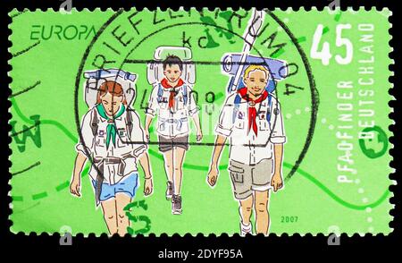 MOSCOU, RUSSIE - 22 FÉVRIER 2019: Un timbre imprimé en Allemagne, République fédérale montre Europa (CEPT) 2007 - Scoutisme, série, vers 2007 Banque D'Images