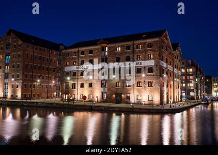 Gloucester Docks la nuit en décembre. Gloucester, Gloucestershire, Angleterre Banque D'Images